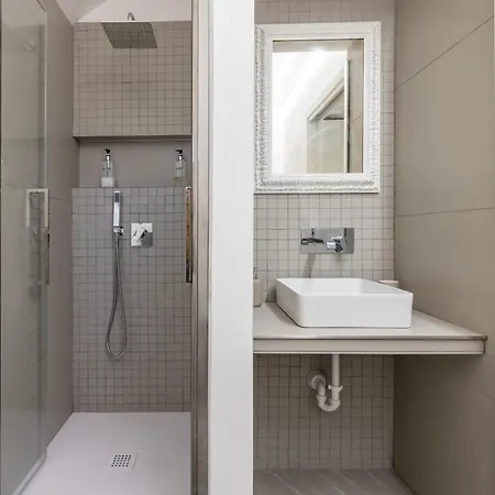 Cecilia Дом отдыха Рим